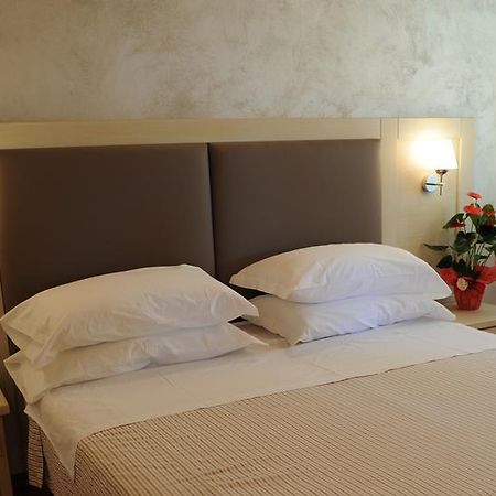 Super Relais Stella Hotel Signa Ruang foto