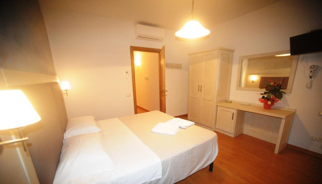 Super Relais Stella Hotel Signa Ruang foto